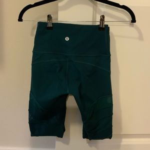 Lululemon yoga pants 28
